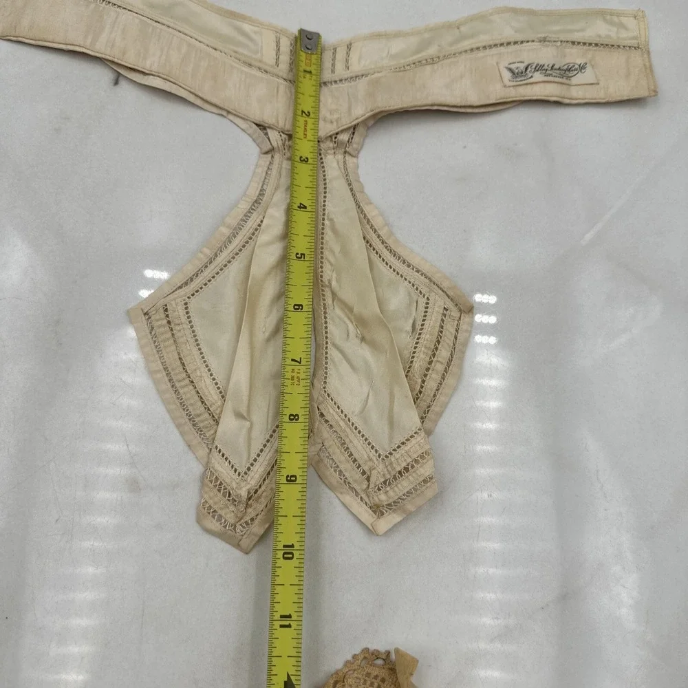 VTG SIBLEY LINDSAY & CURR CO Beige Silk Lace Collar Ascot Victorian